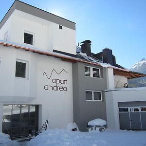 Apart Andrea